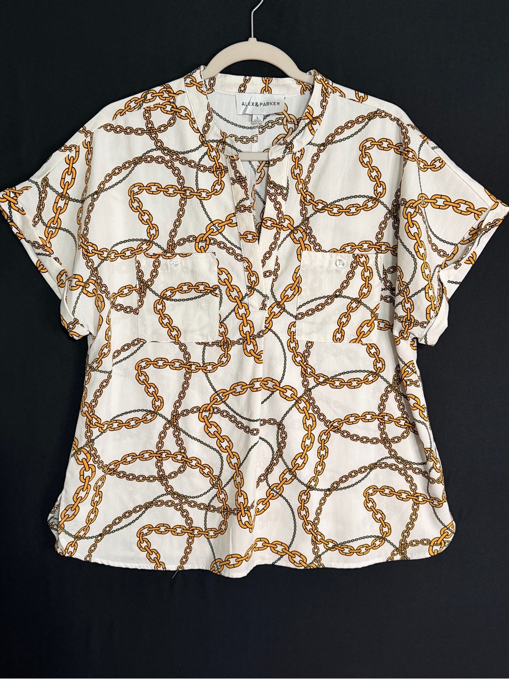 Alex & Parker L White Gold Chain-Print Short Sleeve Blouse V-Neck preppy